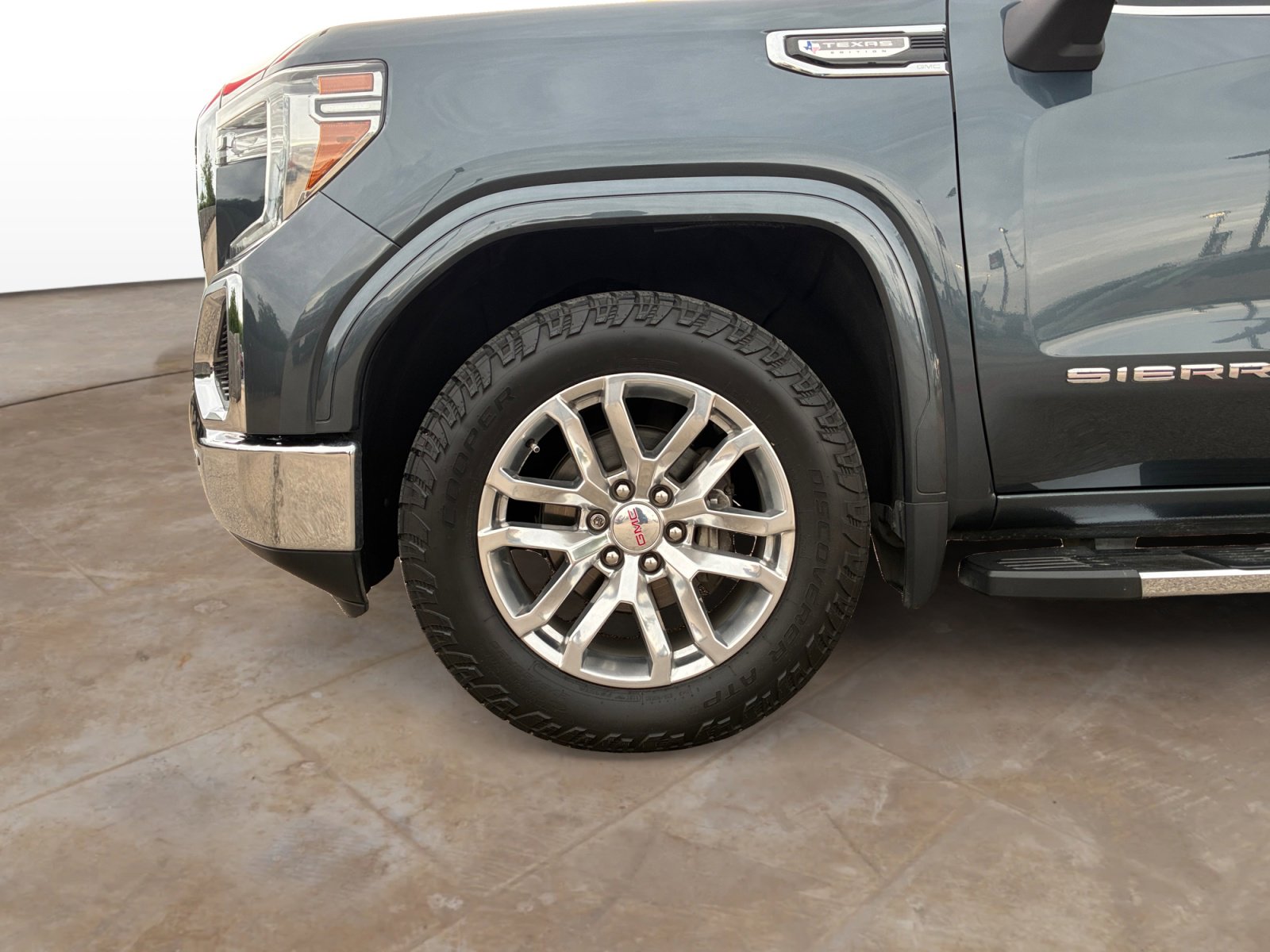 Used 2020 GMC Sierra 1500 SLT image 30