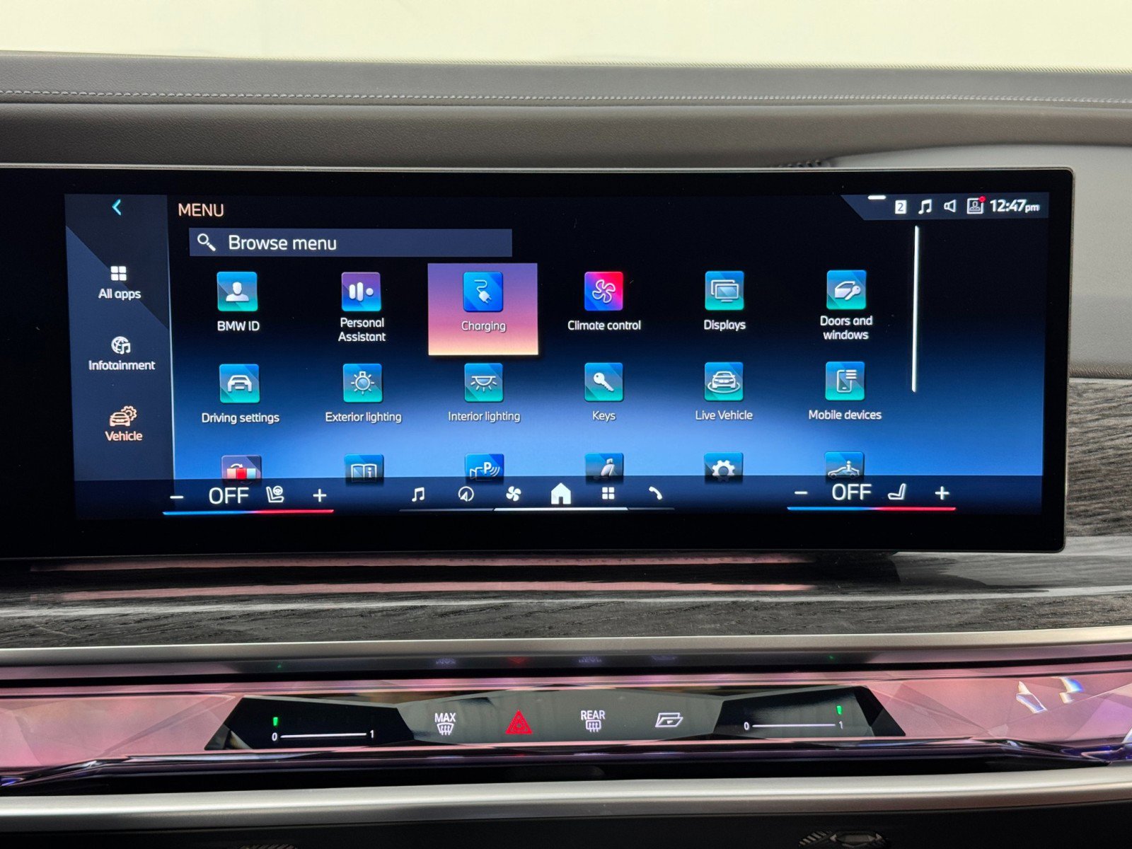 Used 2024 BMW i7 xDrive60 w/ Premium Package image 27