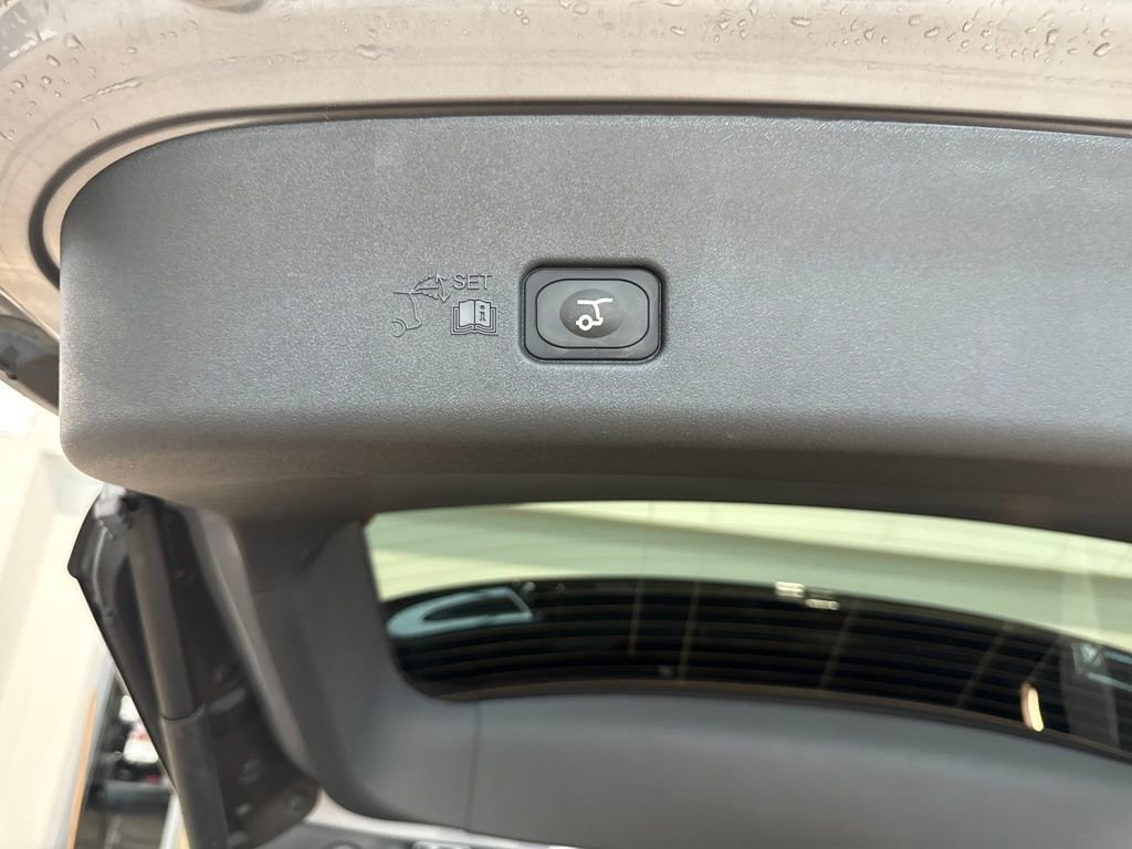 Used 2024 Lincoln Nautilus Reserve image 32