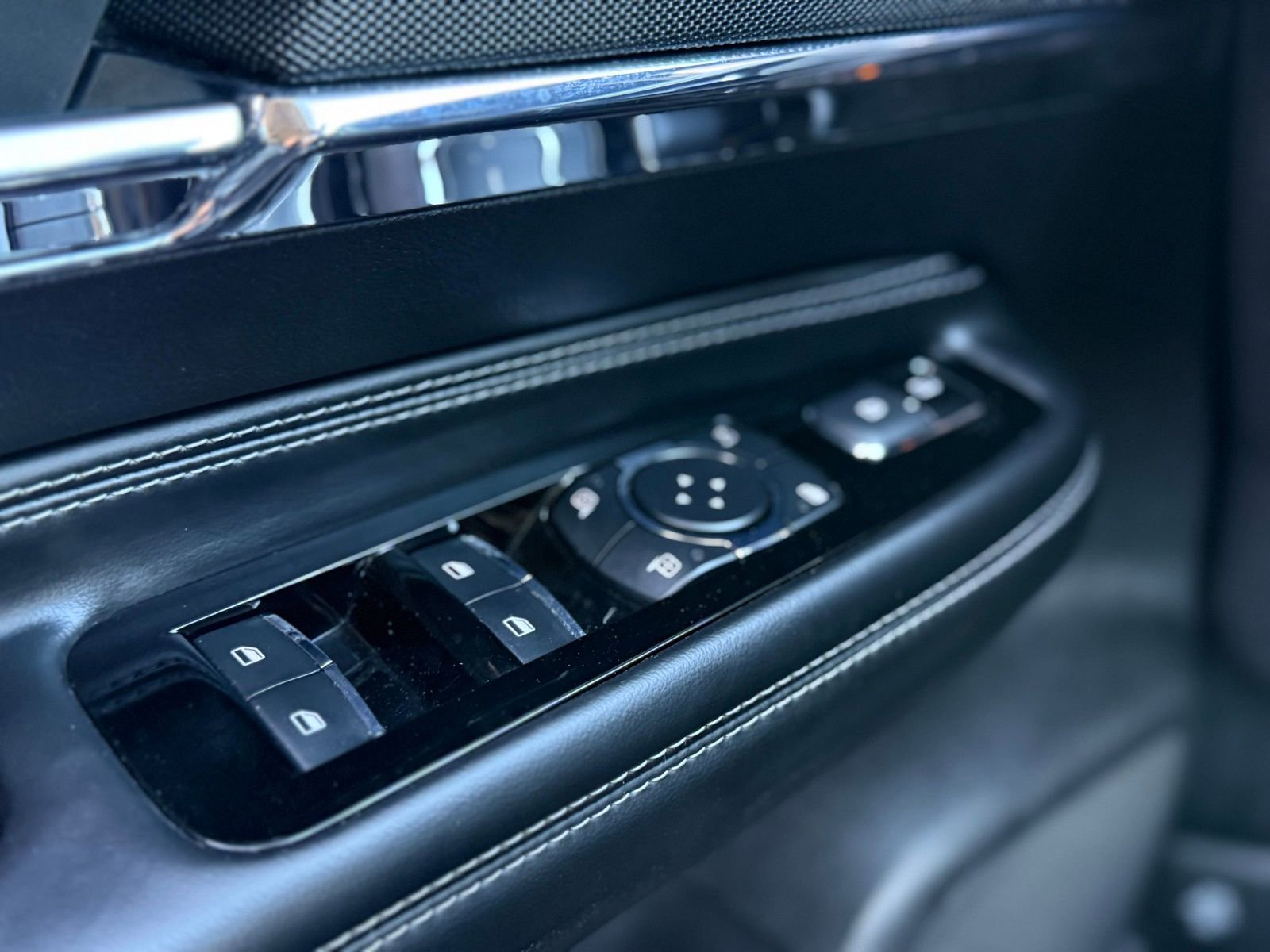 Used 2023 Lincoln Corsair Reserve w/ Equipment Group 202A image 17