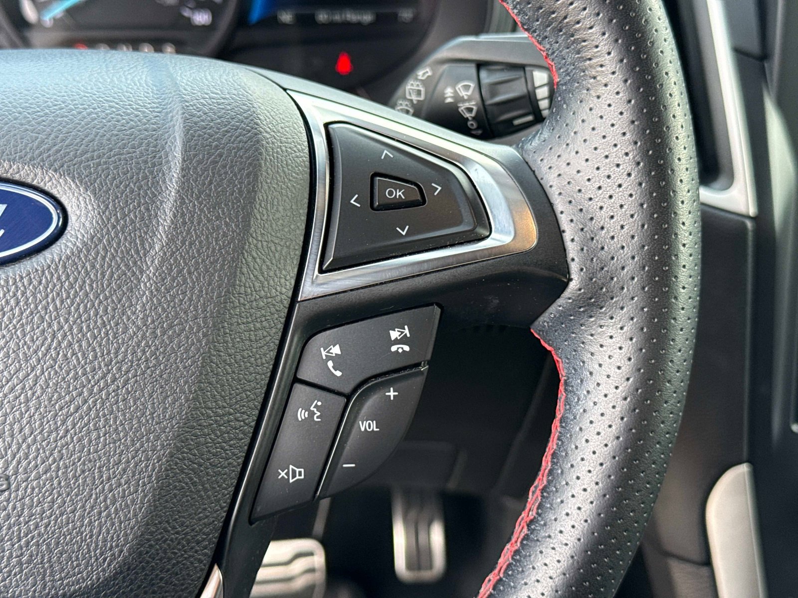 Used 2022 Ford Edge ST-Line AWD/4WD image 31