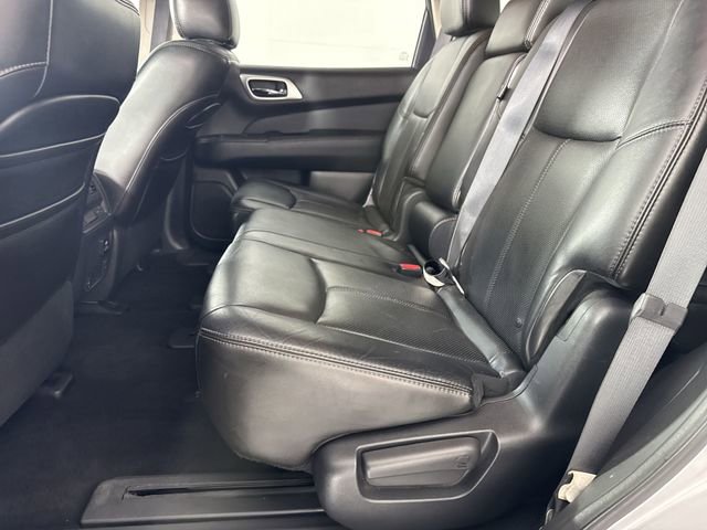 Used 2013 Nissan Pathfinder Platinum image 22
