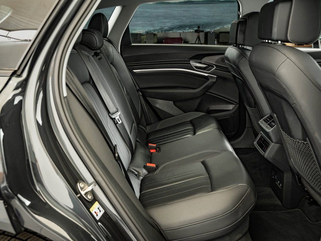 Used 2021 Audi e-tron Premium w/ Convenience Plus Package AWD/4WD image 42