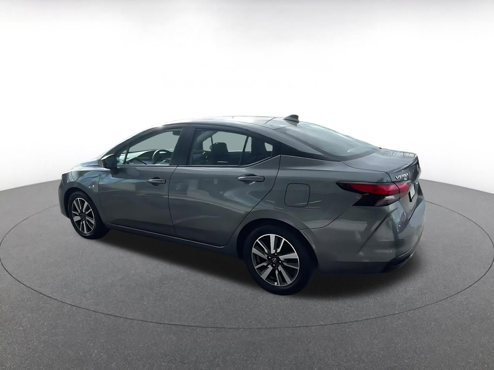 Used 2025 Nissan Versa SV image 10