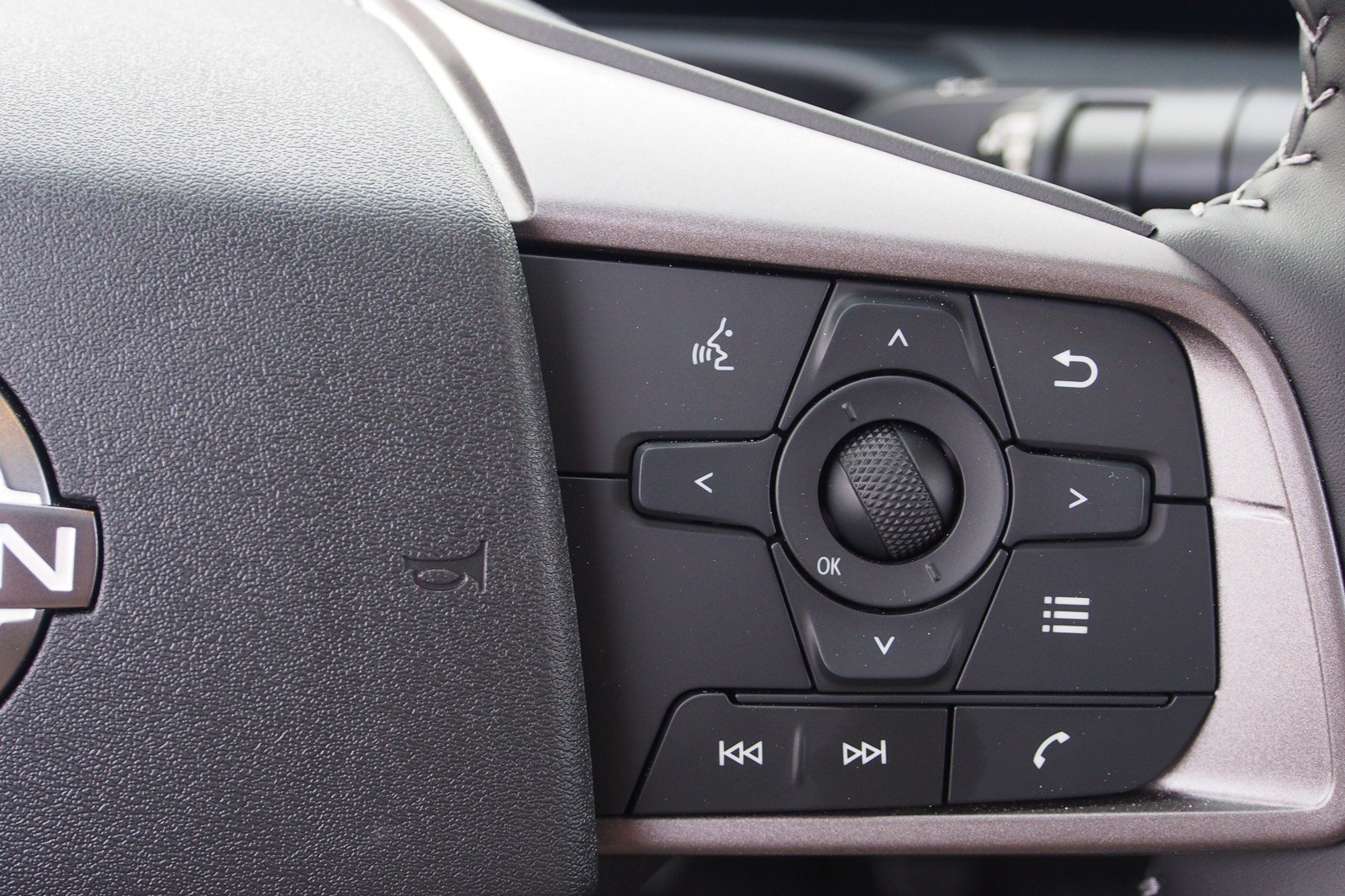 Used 2026 Nissan Sentra SV w/ SV Convenience Package FWD image 21