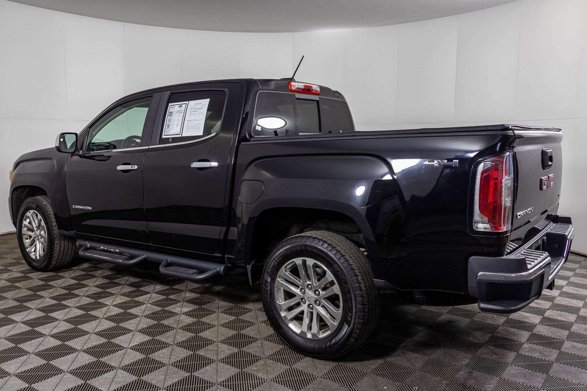 Used 2016 GMC Canyon SLT w/ Driver Alert Package image 19