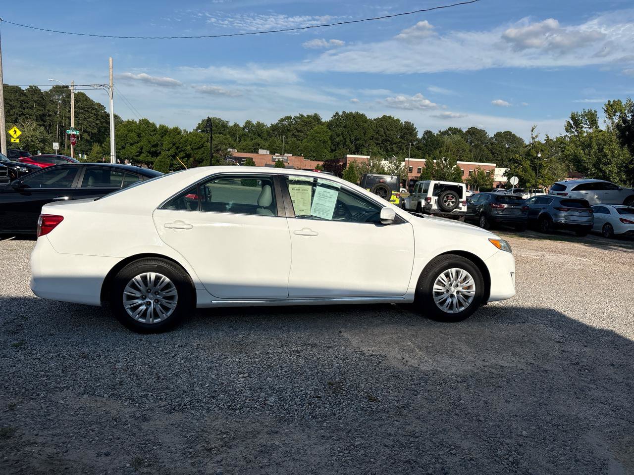 Used 2014 Toyota Camry LE w/ Moonroof Package FWD image 7