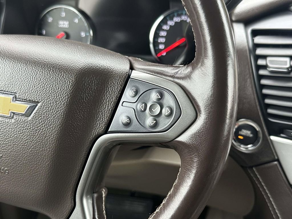 Used 2020 Chevrolet Suburban Premier w/ Premier 6.2L Value Package image 22