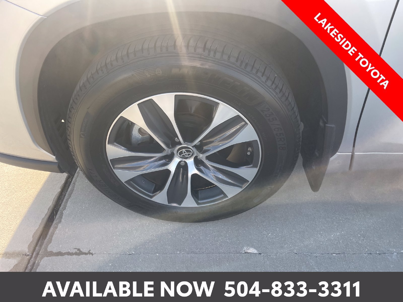 Used 2024 Toyota Highlander XLE FWD image 13