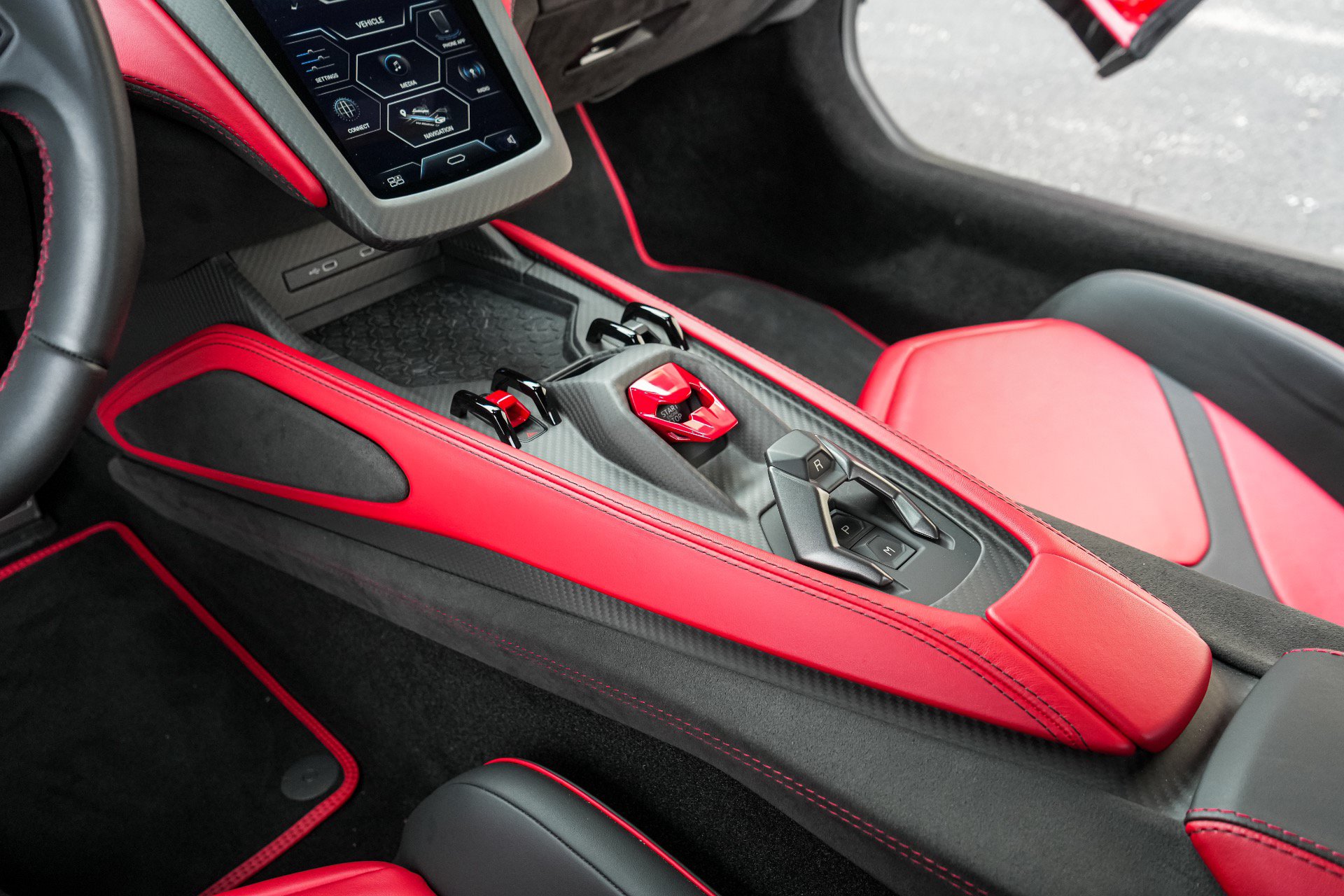 Used 2025 Lamborghini Revuelto AWD/4WD image 39