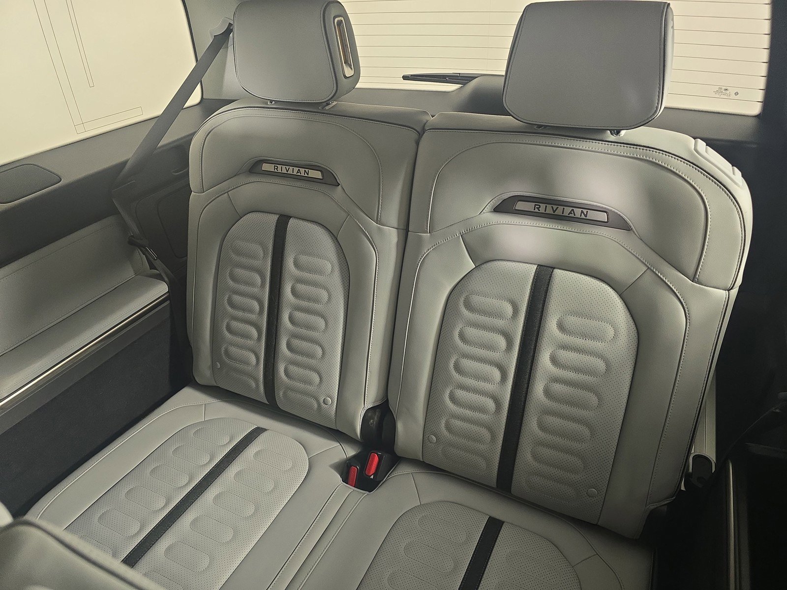 Used 2024 Rivian R1S Adventure AWD/4WD image 22