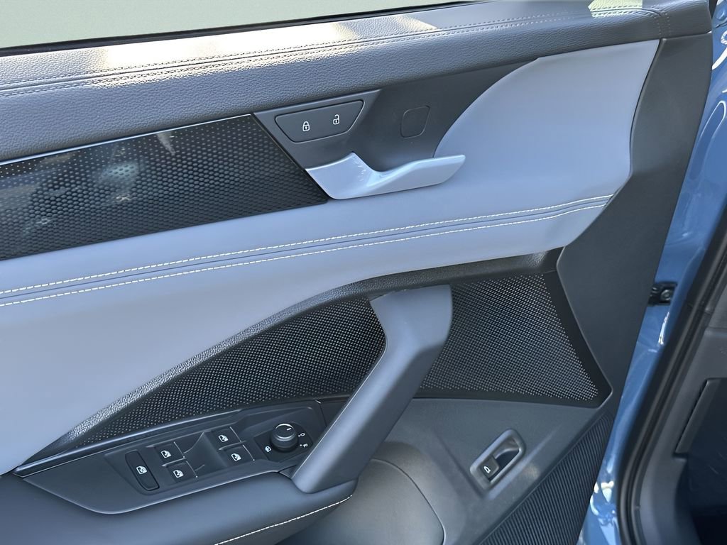 New 2026 Volkswagen Tiguan SE image 13