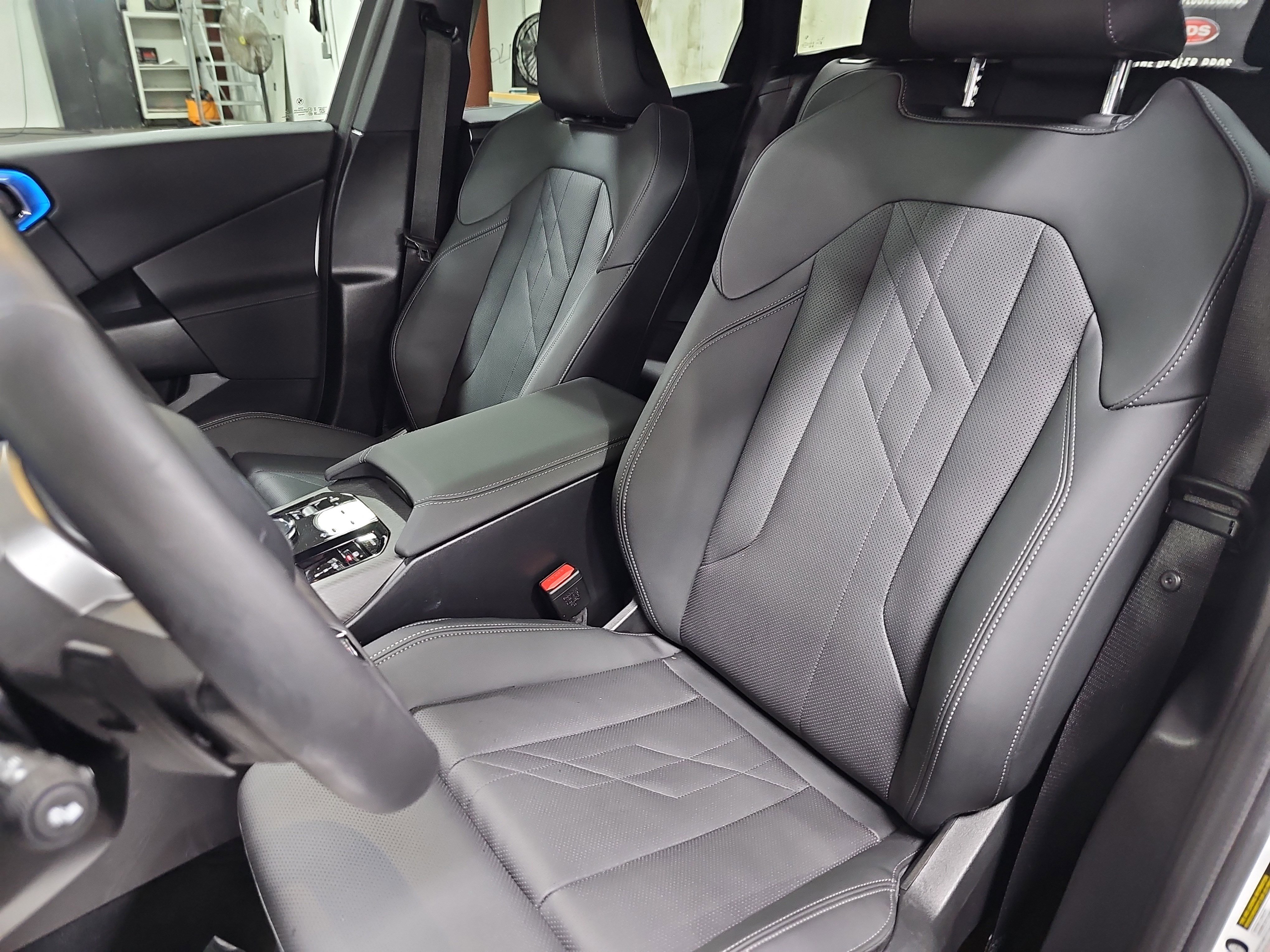 Certified 2025 BMW X3 xDrive30i w/ M Sport Package image 17