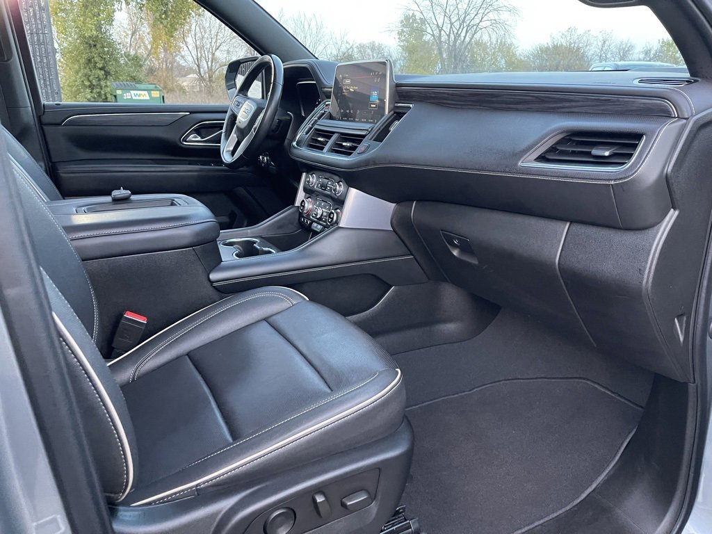 Used 2023 GMC Yukon XL SLT image 39