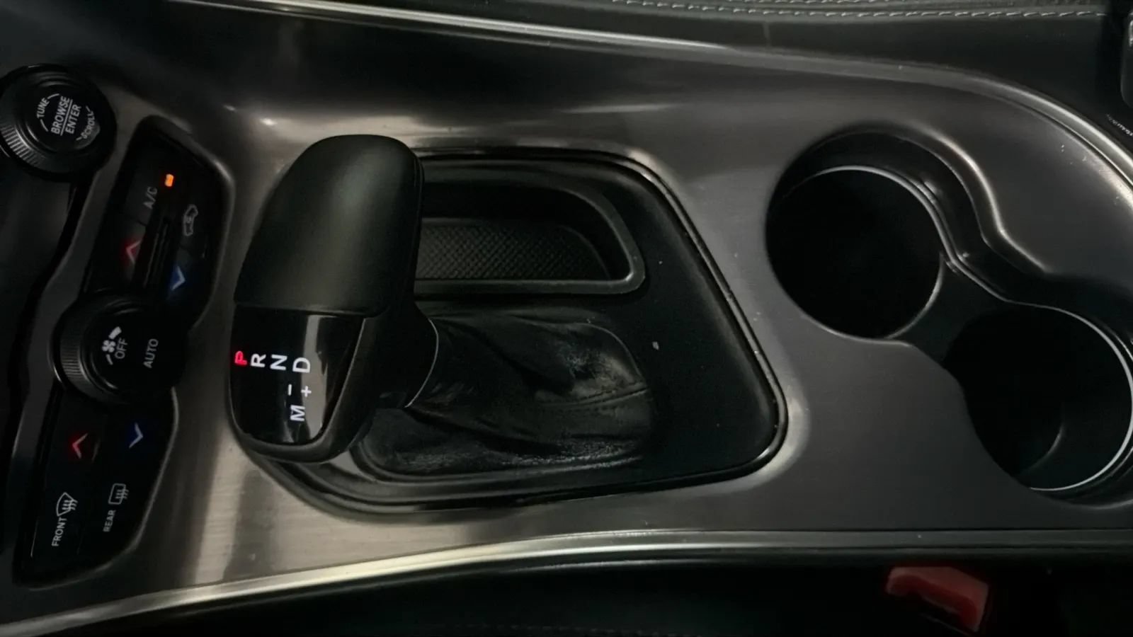 Used 2015 Dodge Challenger SXT RWD image 12
