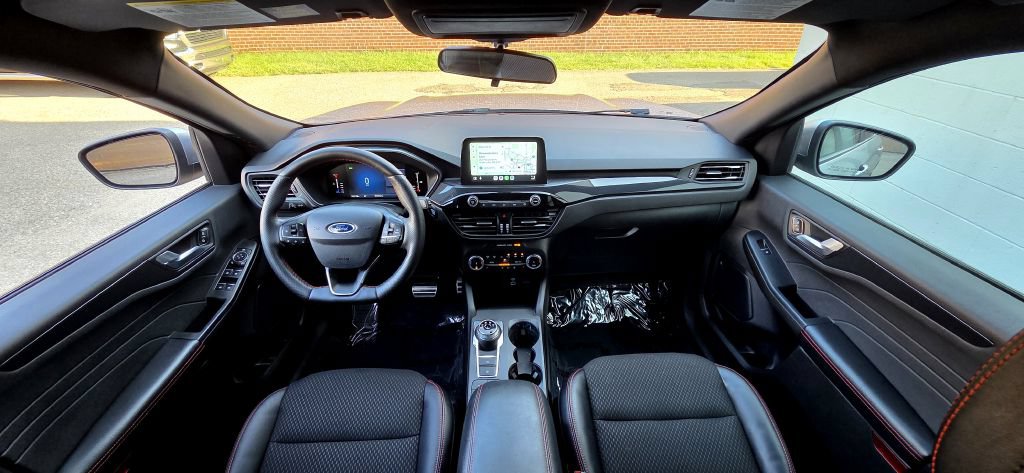 Used 2023 Ford Escape ST-Line Select AWD/4WD image 13
