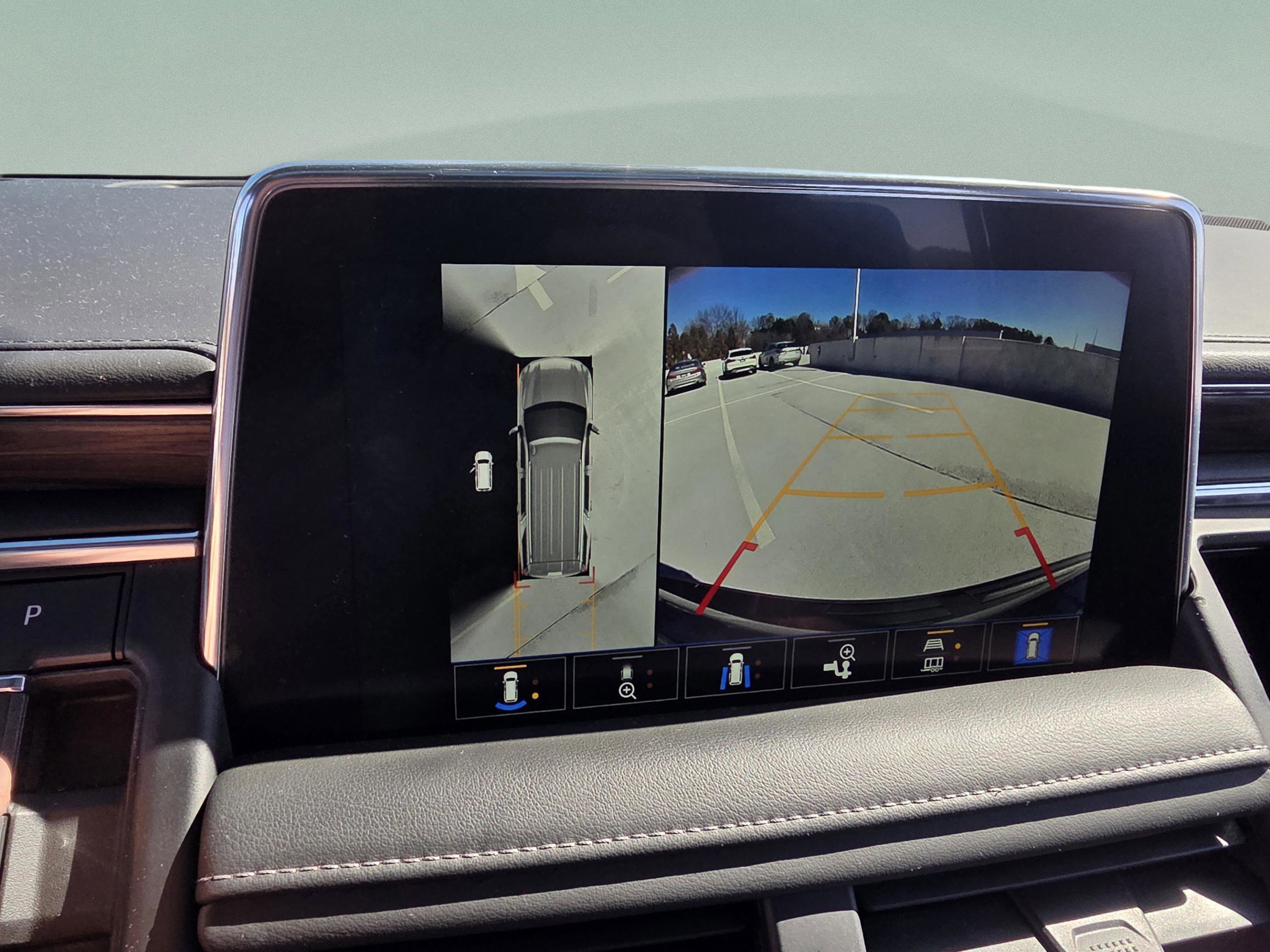 Used 2022 Chevrolet Suburban Z71 w/ Z71 Off-Road Package image 17