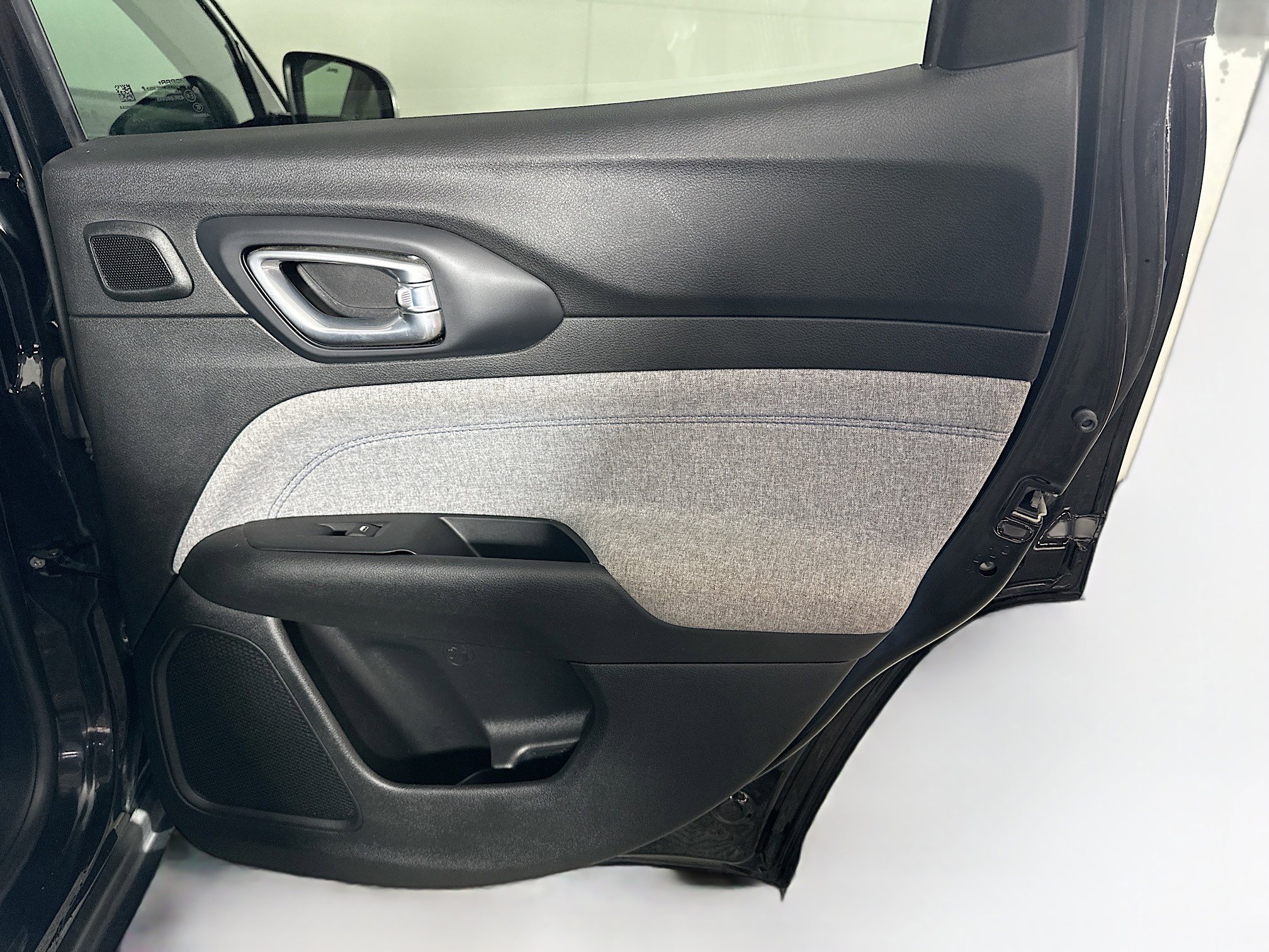 Used 2022 Jeep Compass Latitude w/ Sun and Sound Group image 30