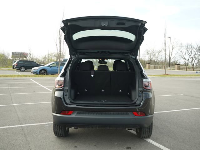 Certified 2025 Jeep Compass Sport image 17