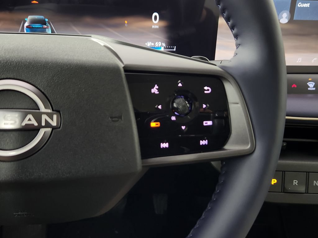 New 2026 Nissan Leaf Platinum+ w/ Cargo Package (Platinum+) FWD image 18