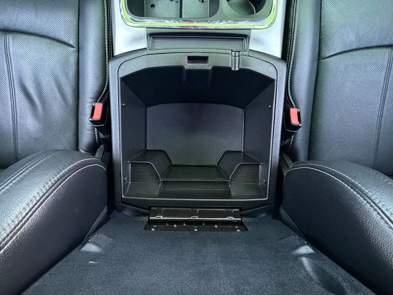Used 2018 RAM 1500 Laramie AWD/4WD image 29