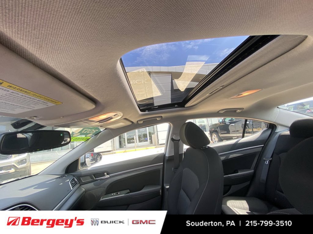 Used 2017 Hyundai Elantra Value Edition FWD image 22