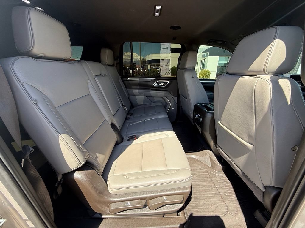 Used 2023 GMC Yukon XL SLT w/ SLT Luxury Package AWD/4WD image 20