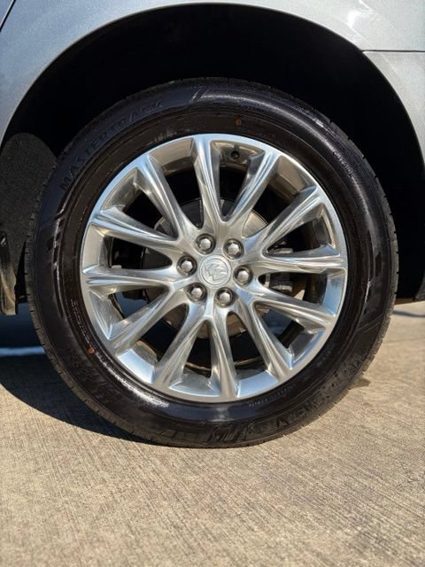 Used 2020 Buick Enclave Essence w/ Sound and Sites Package FWD image 11
