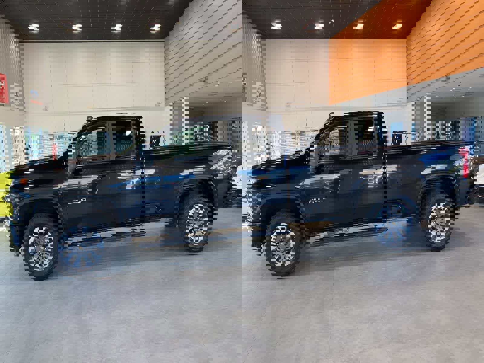 Used 2021 Chevrolet Silverado 2500 Custom w/ Custom Value Package image 8