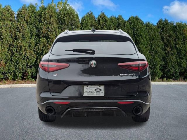 Used 2023 Alfa Romeo Stelvio Veloce image 5