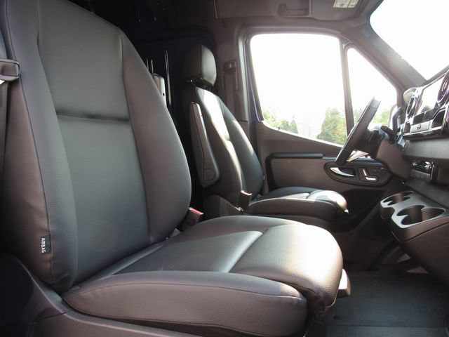 Used 2025 Mercedes-Benz Sprinter 2500 image 17