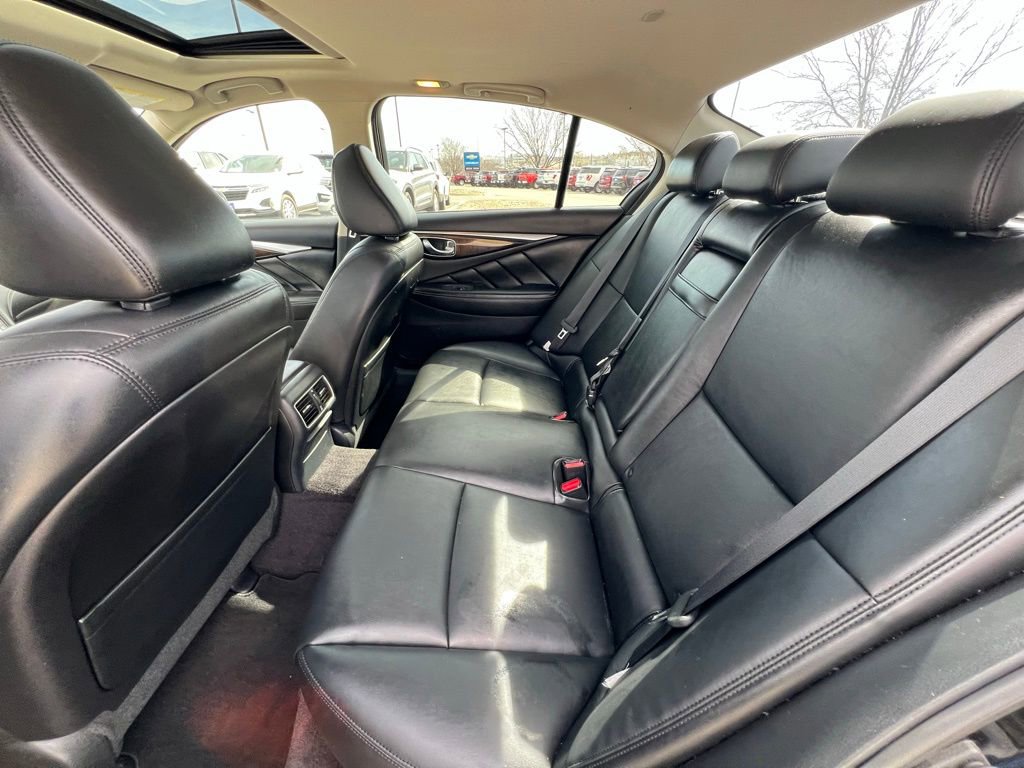 Used 2018 INFINITI Q50 Luxe w/ Essential Package (3.0T Luxe) AWD/4WD image 19