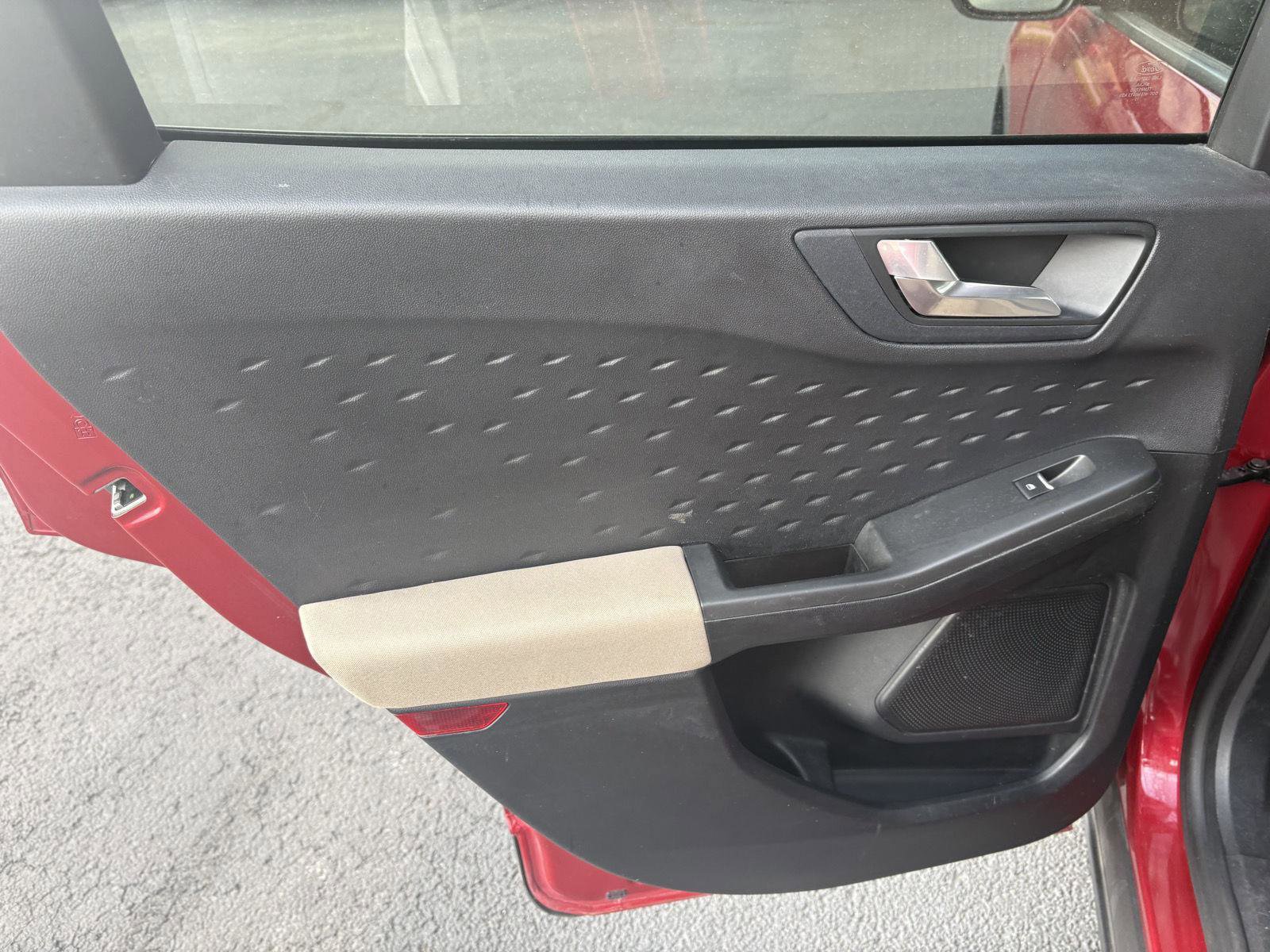 Used 2020 Ford Escape SE FWD image 11