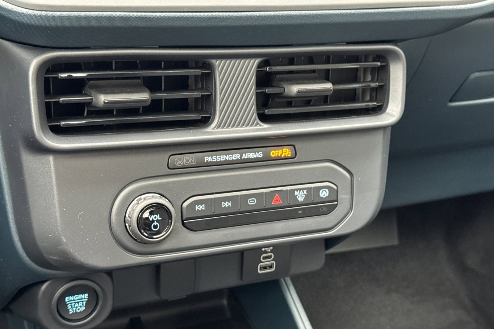 New 2025 Ford Maverick XLT w/ XLT Luxury Package image 18