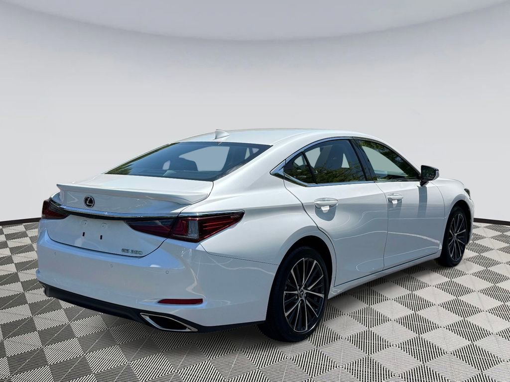 Used 2024 Lexus ES 350 w/ Premium Package FWD image 2