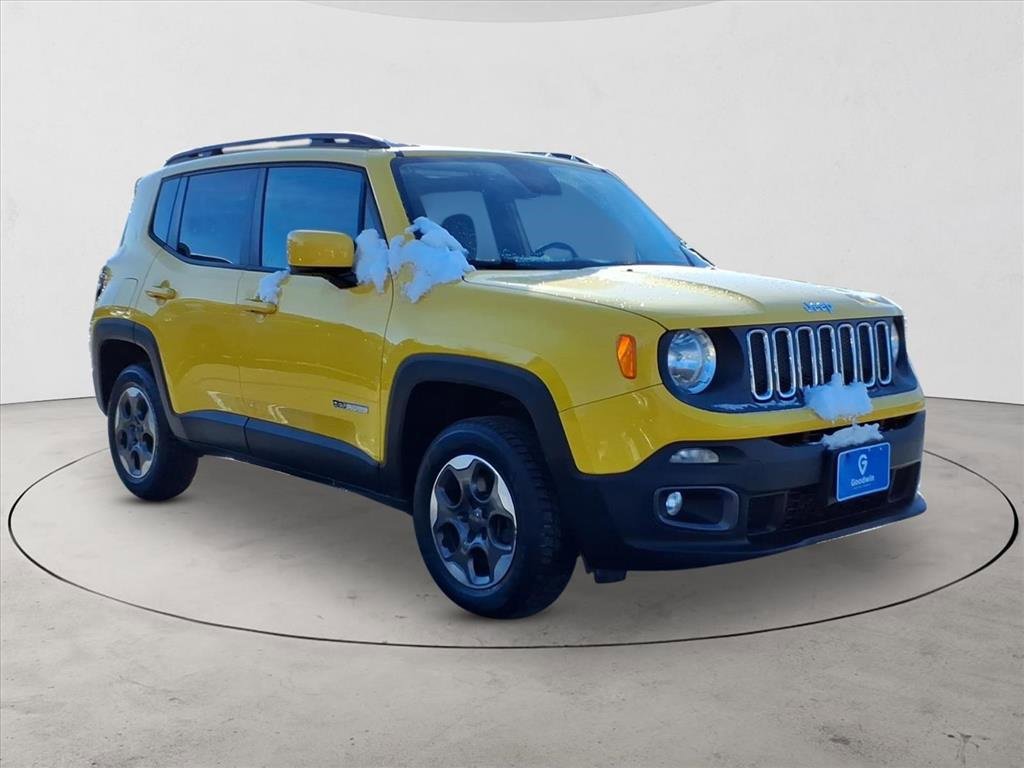 Used 2015 Jeep Renegade Latitude w/ Cold Weather Group II image 3