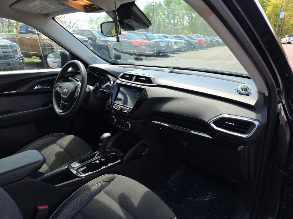 Used 2023 Chevrolet TrailBlazer LT w/ Convenience Package AWD/4WD image 17