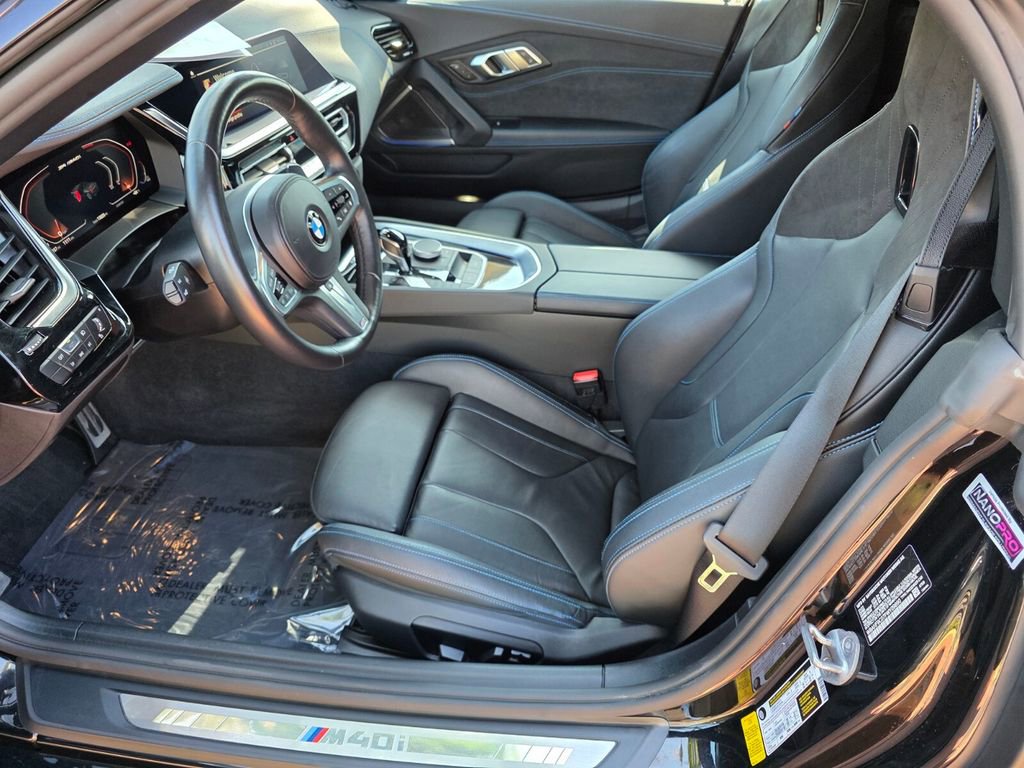 Used 2023 BMW Z4 M40i w/ Premium Package image 8