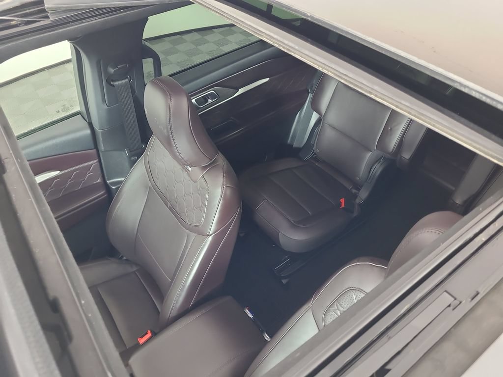 Used 2025 Ford Explorer Platinum w/ LUX Leather Package AWD/4WD image 9