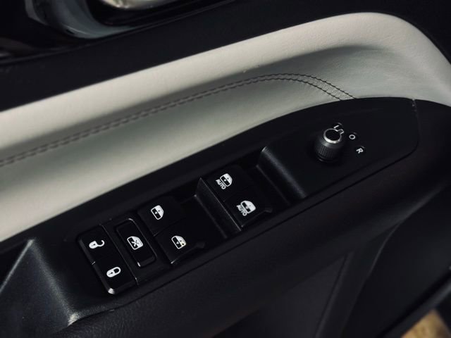 Used 2024 Jeep Compass Limited image 12