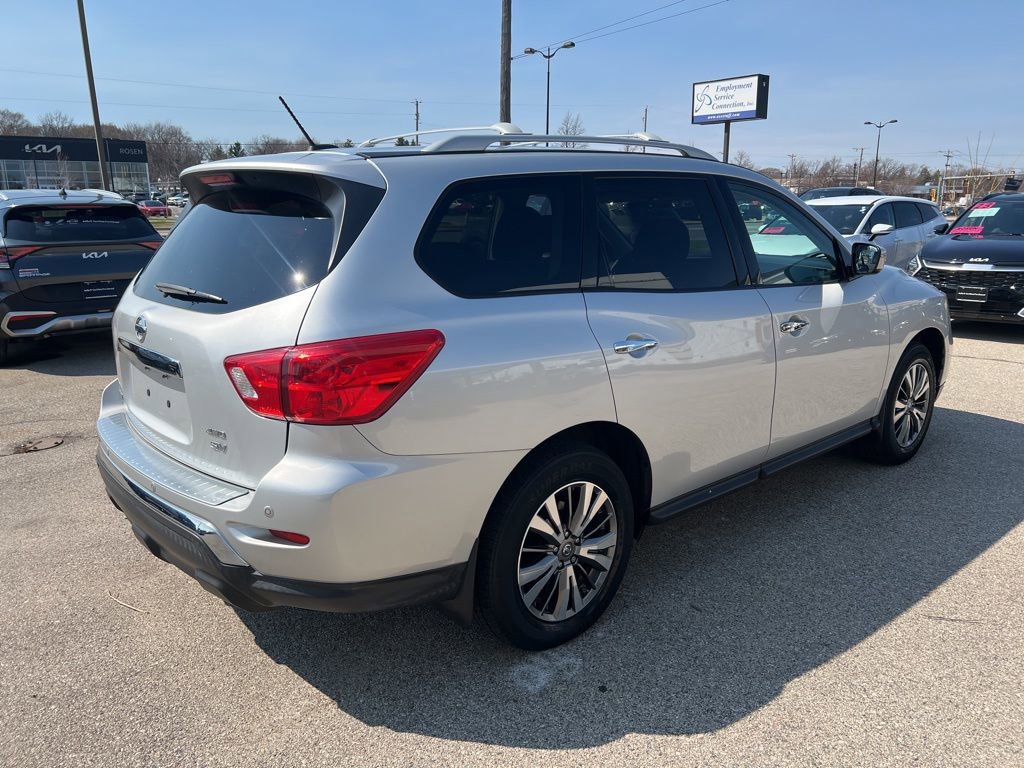 Used 2018 Nissan Pathfinder SV w/ Cargo Package image 48