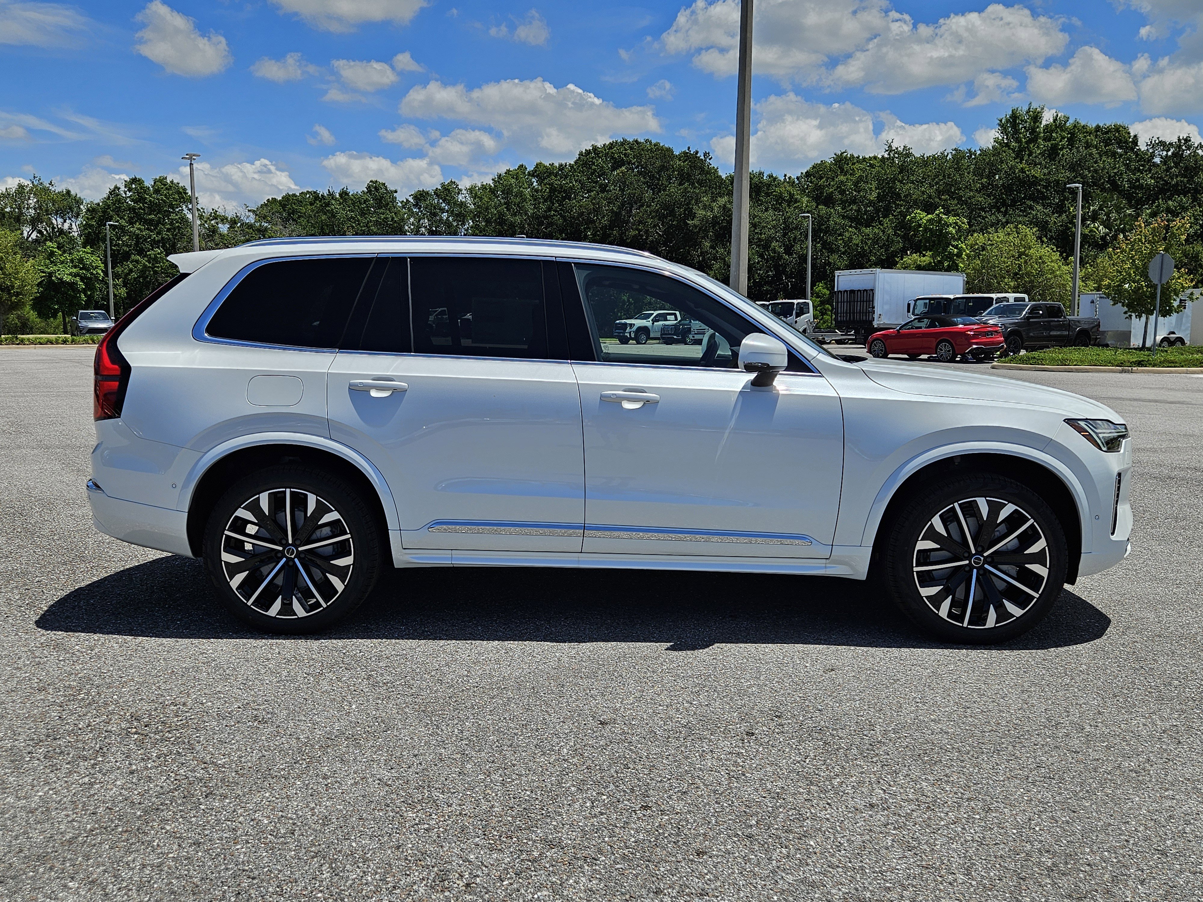 New 2026 Volvo XC90 B6 Plus w/ Protection Package Premier image 8