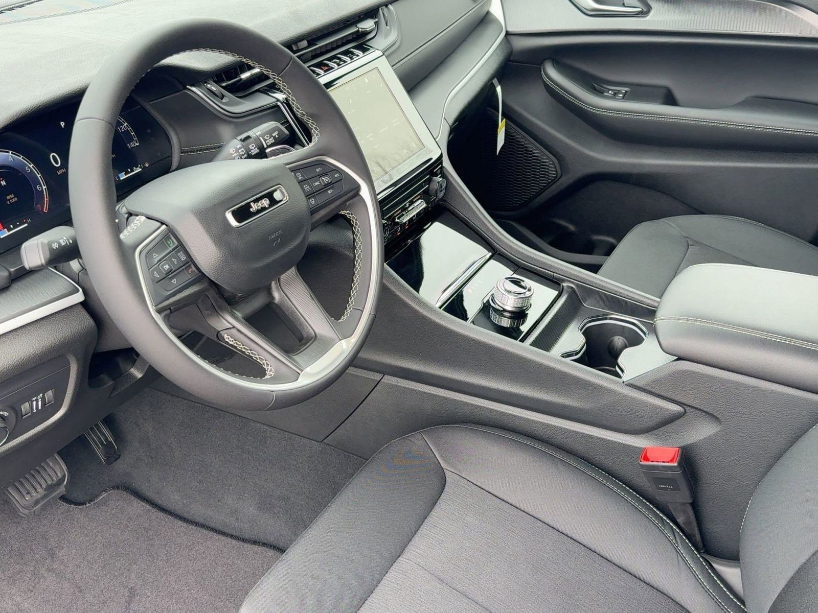 New 2025 Jeep Grand Cherokee Laredo X image 4