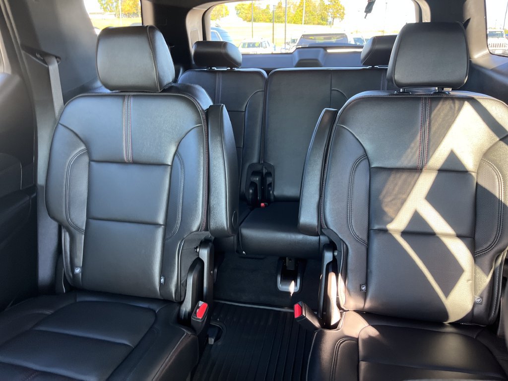 Used 2023 Chevrolet Traverse RS AWD/4WD image 13