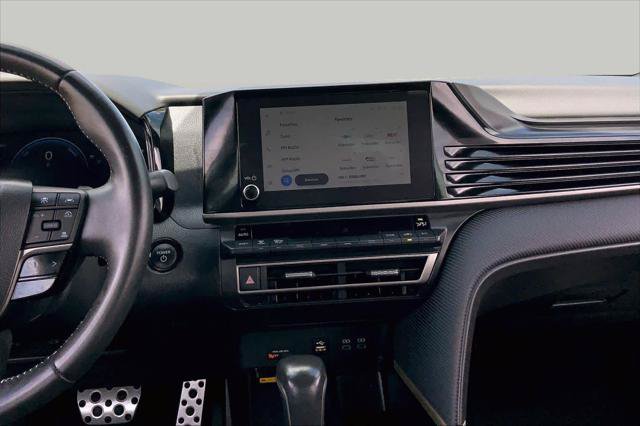 Certified 2025 Toyota Camry SE FWD image 7