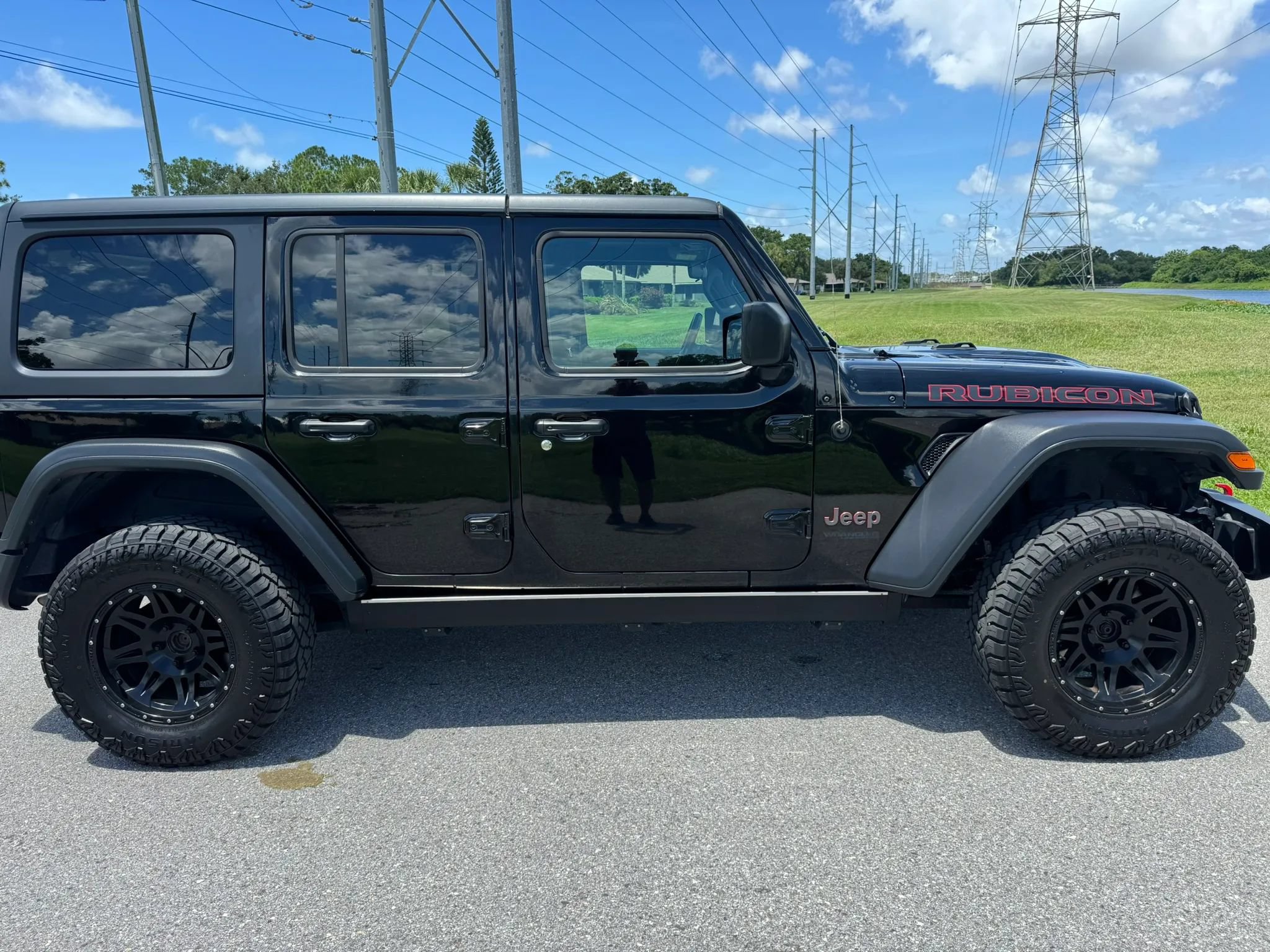 Used 2018 Jeep Wrangler Unlimited Rubicon w/ LED Lighting Group AWD/4WD image 3