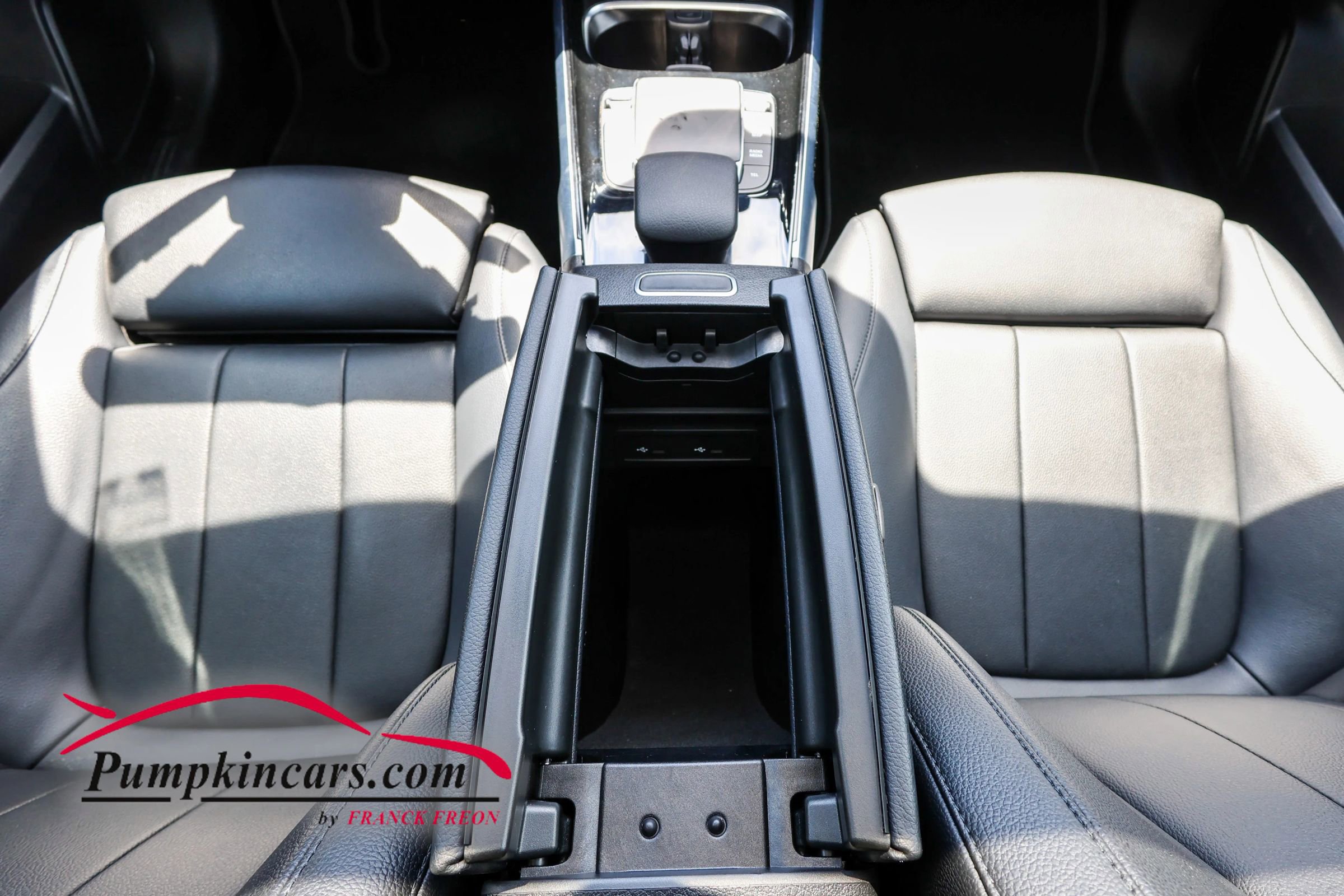 Used 2021 Mercedes-Benz GLB 250 4MATIC w/ Premium Package image 35