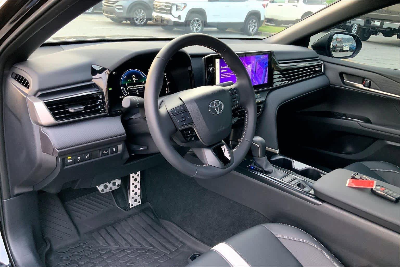 Used 2025 Toyota Camry SE w/ Multimedia Upgrade Package FWD image 17