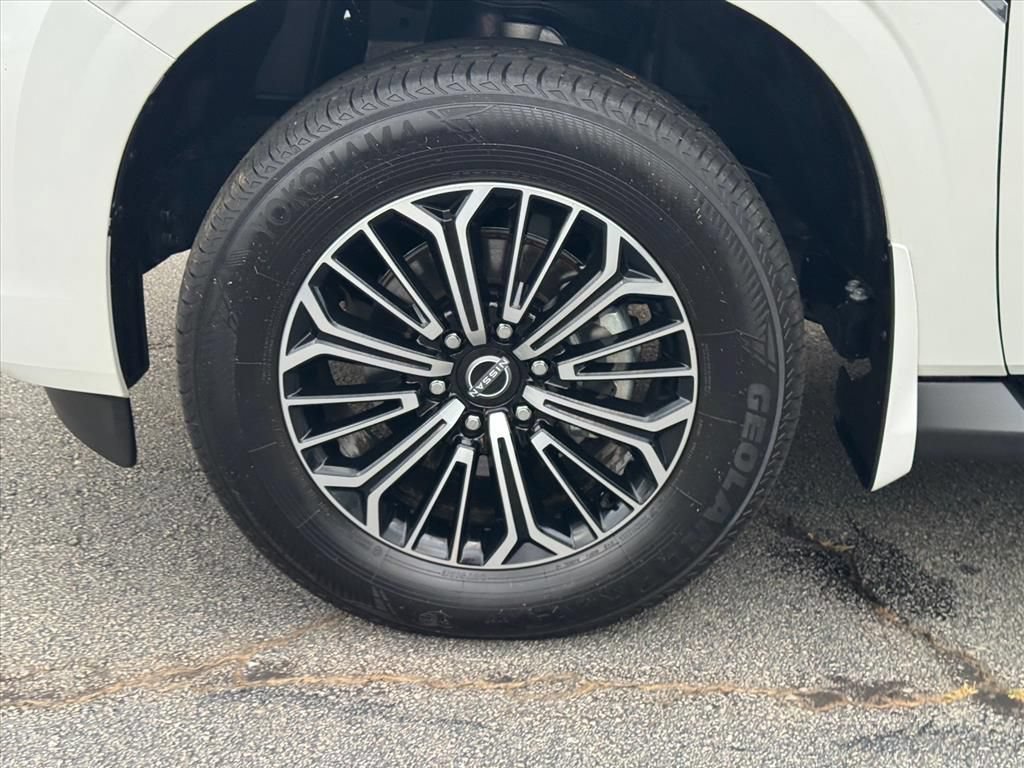 Certified 2025 Nissan Armada SL w/ Captain's Chari Seat Package AWD/4WD image 9