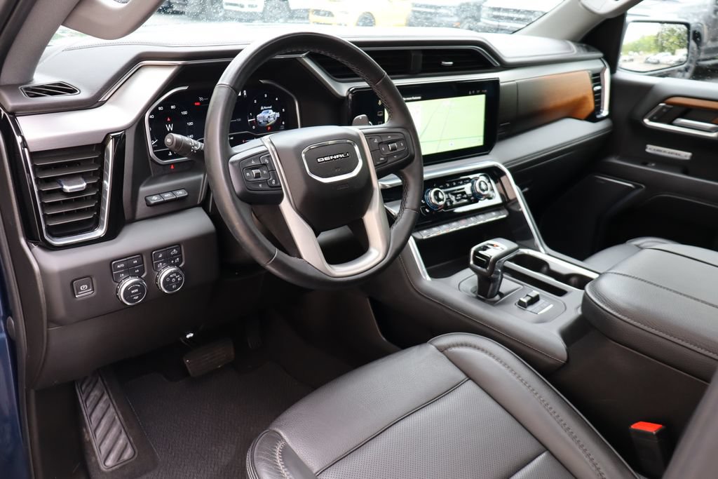 Used 2023 GMC Sierra 1500 Denali w/ Technology Package AWD/4WD image 5